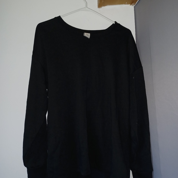 black sweatshirt - Picture 2 of 2